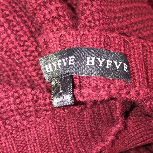 Large sweater - Picture 3 of 4